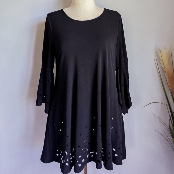 IC COLLECTION Connie K New Black Laser Cut Twist Pocket Jersey Top SZ Medium - Picture 2 of 10